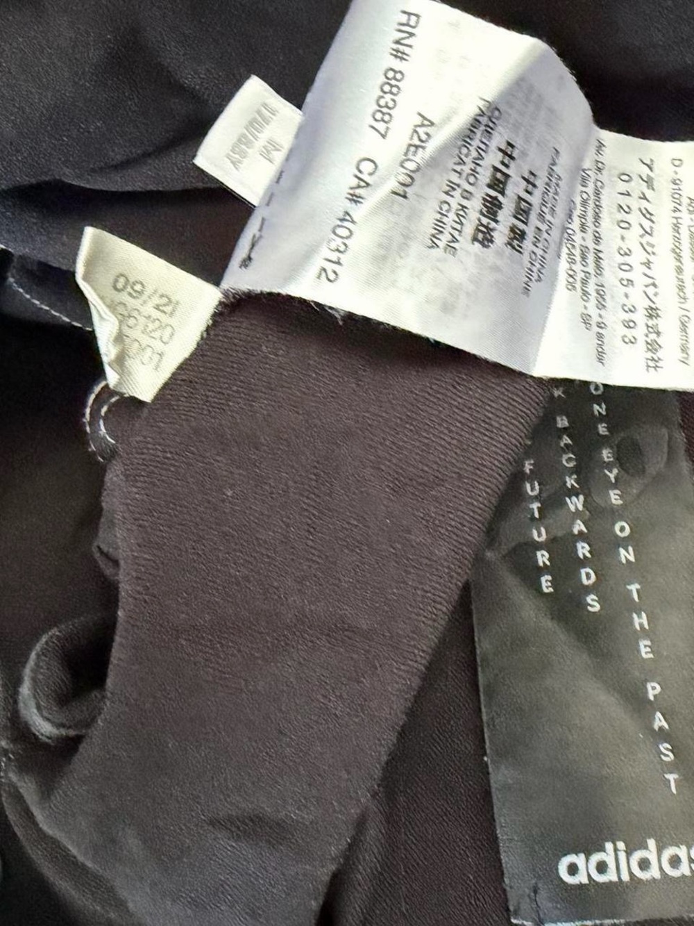 Yohi Yamamoto - Y-3 jump suit - Picture 8 of 8